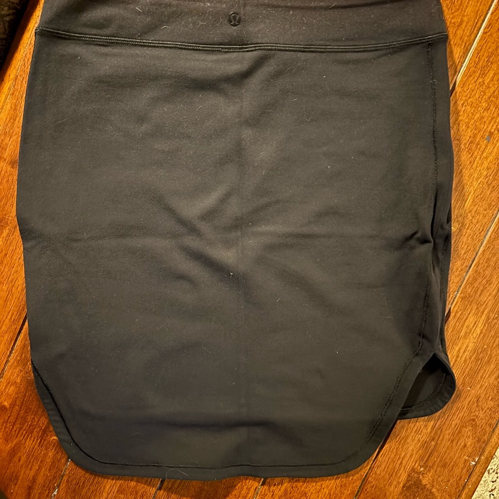 Lululemon skirt size 8
